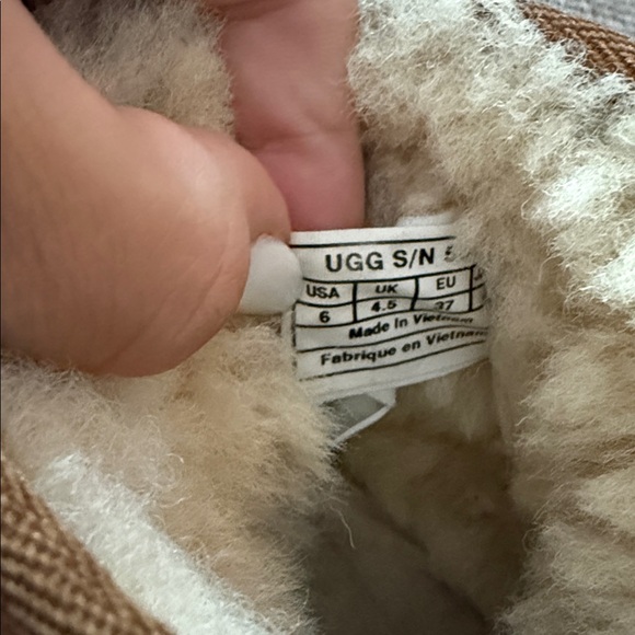 Ugg Classic Mini II - Chesnut Size 6 - Picture 3 of 4